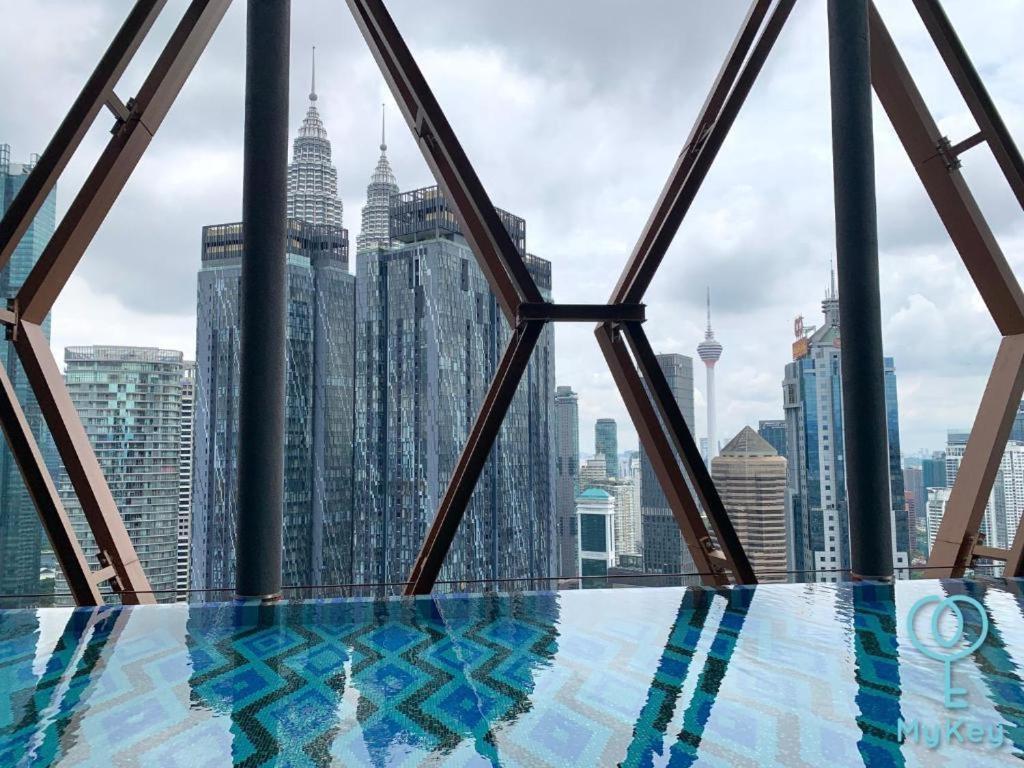 Scarletz Suites Twin Tower Klcc Kuala Lumpur By Okidoki Exterior photo