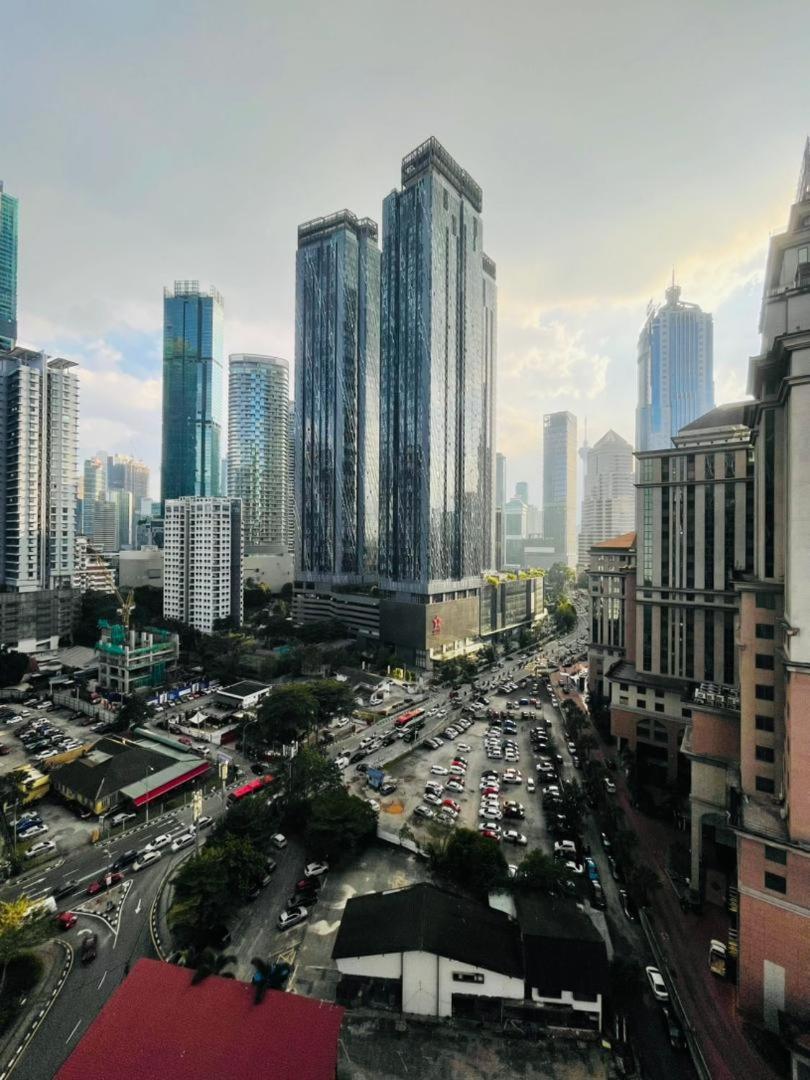Scarletz Suites Twin Tower Klcc Kuala Lumpur By Okidoki Exterior photo