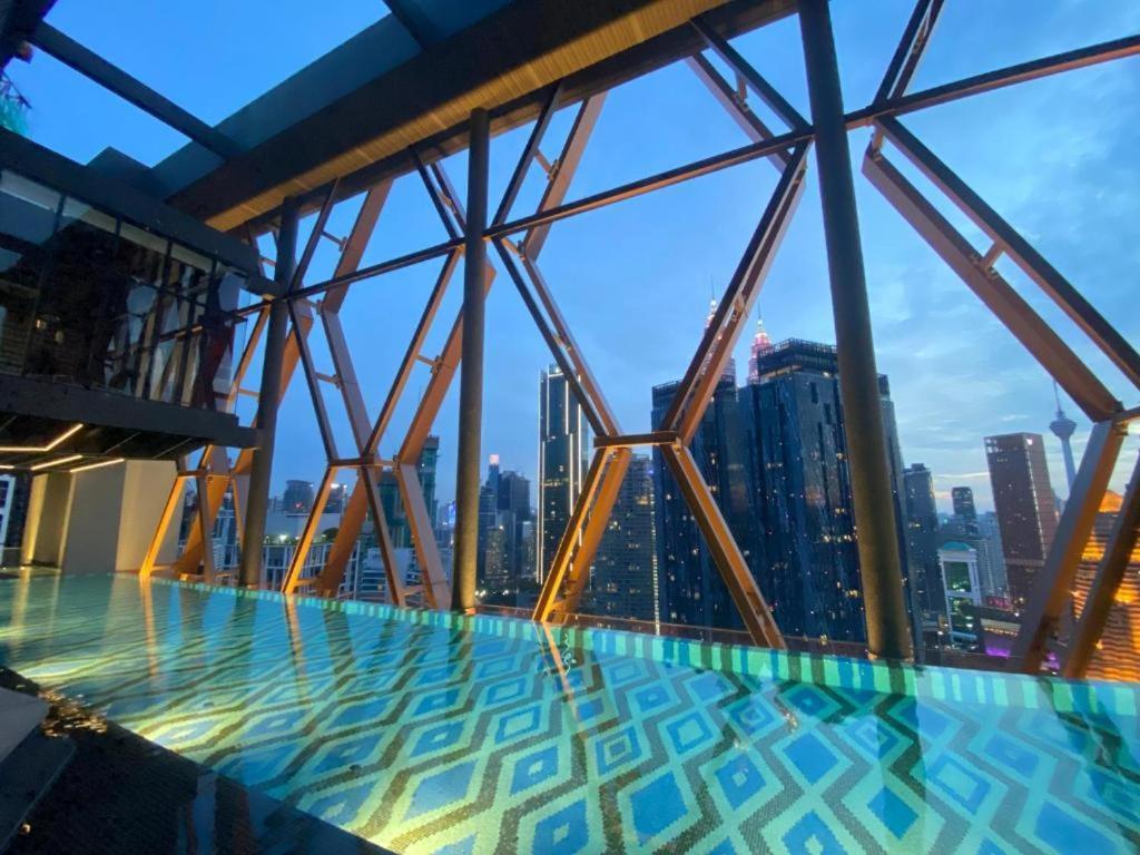 Scarletz Suites Twin Tower Klcc Kuala Lumpur By Okidoki Exterior photo