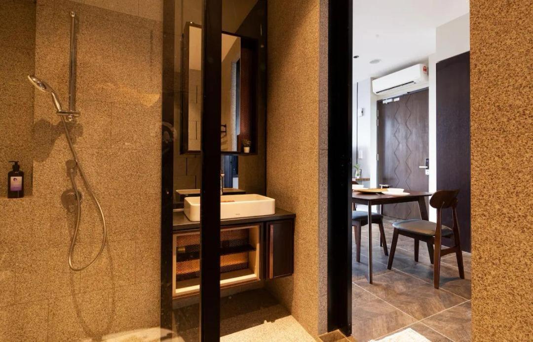 Scarletz Suites Twin Tower Klcc Kuala Lumpur By Okidoki Exterior photo