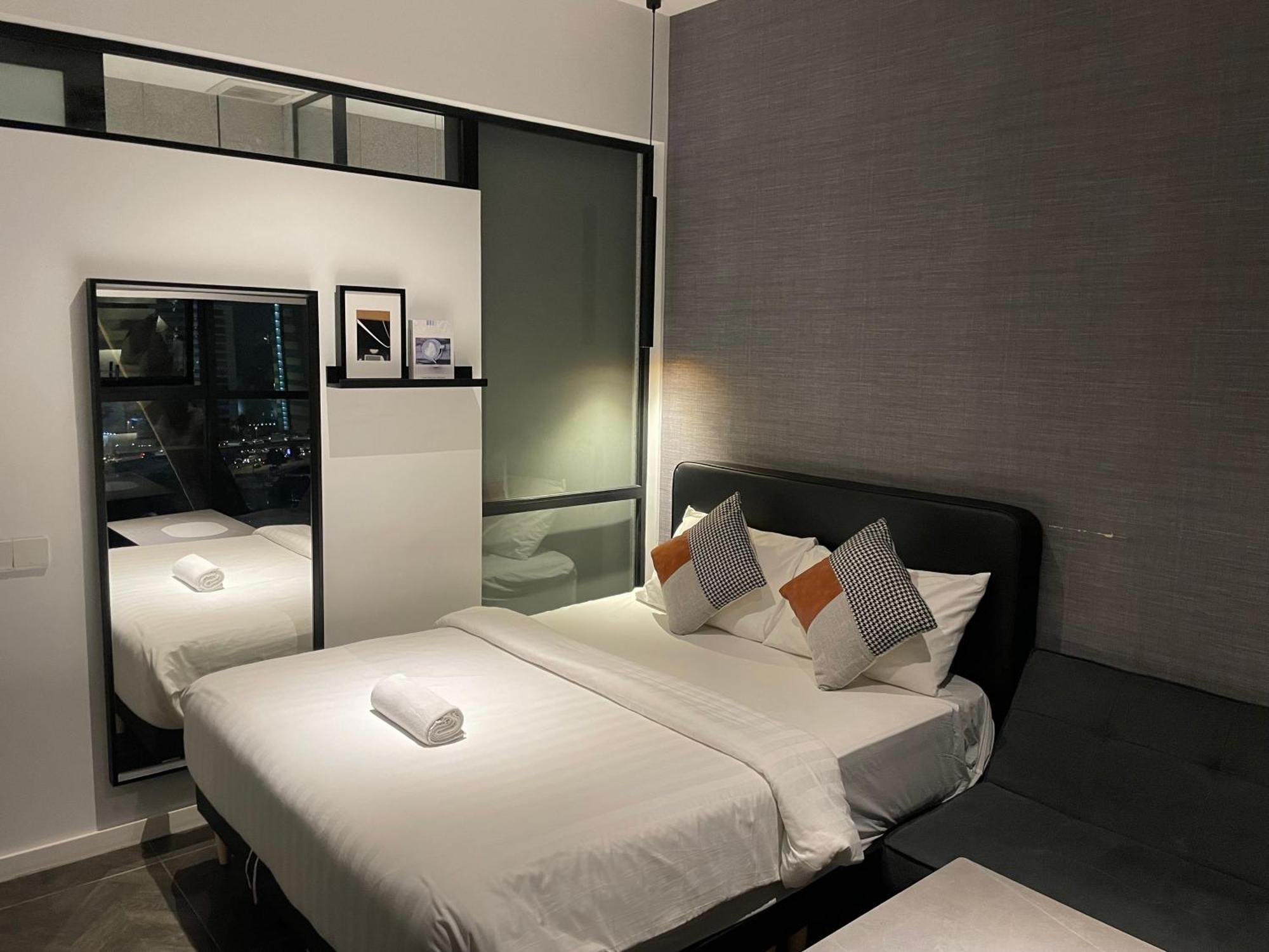Scarletz Suites Twin Tower Klcc Kuala Lumpur By Okidoki Exterior photo