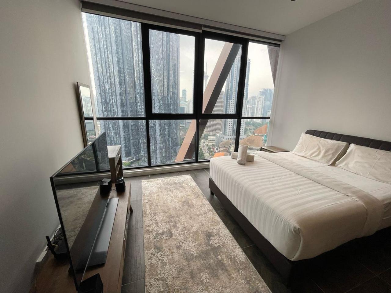 Scarletz Suites Twin Tower Klcc Kuala Lumpur By Okidoki Exterior photo